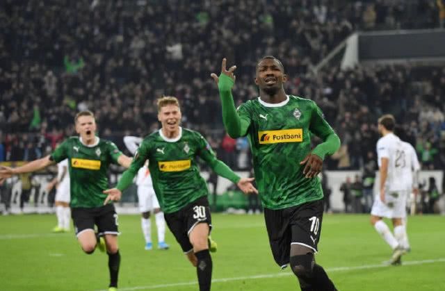 人关注的往 人关注的往