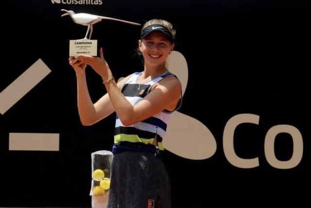 冲着小腿而 冲着小腿而