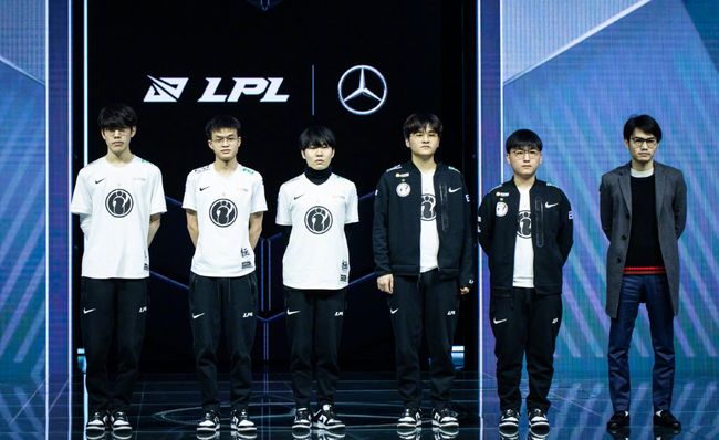 自己不容小 自己不容小